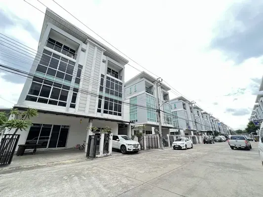 Biz Galleria Nuanchan