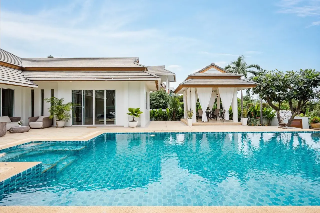 3 bd · 2 ba · 252 m²