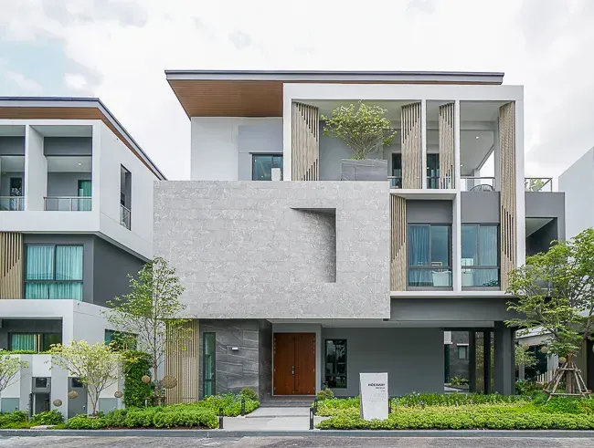 House · 4 bd · 5 ba · 440 m²
