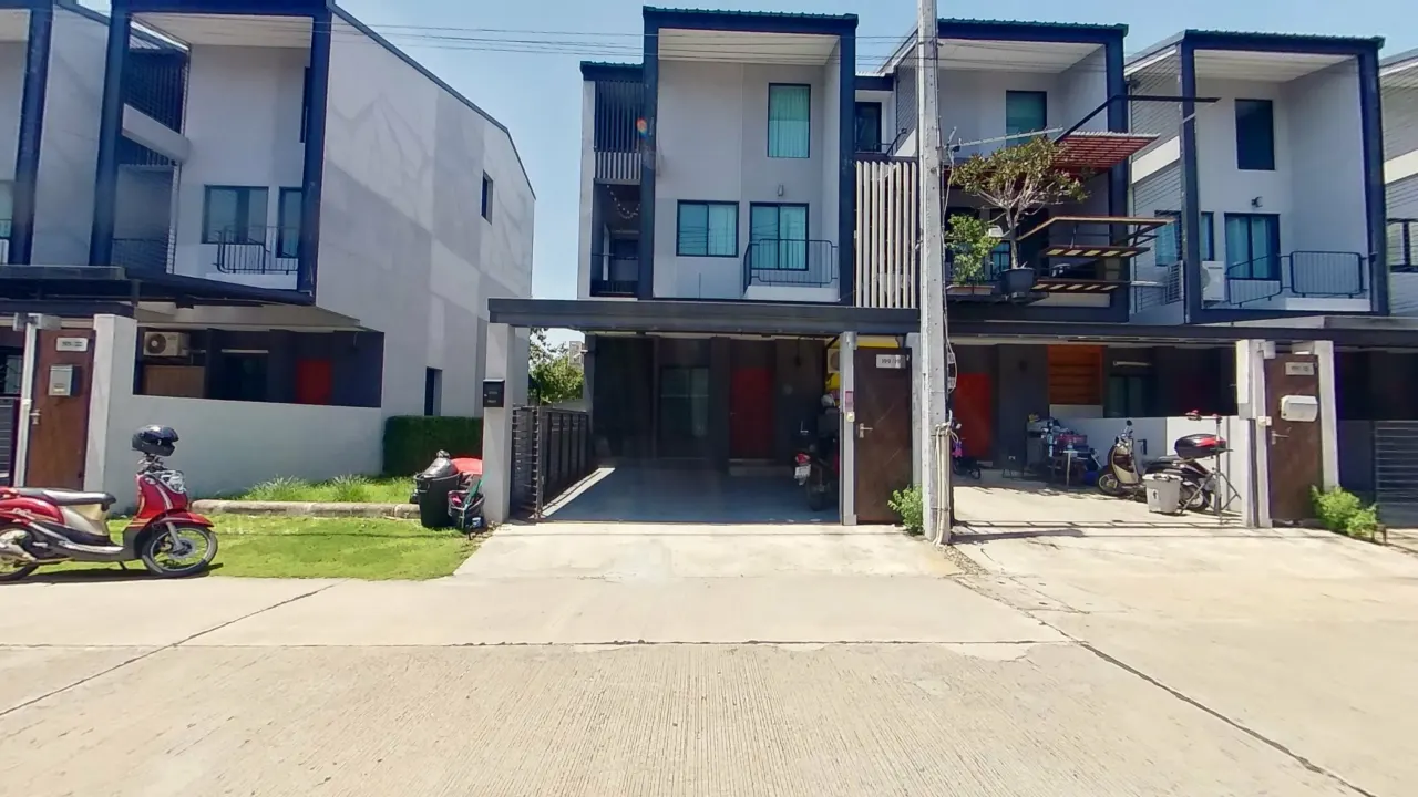 House · 3 ห้องนอน · 3 ห้องน้ำ · 175 m²