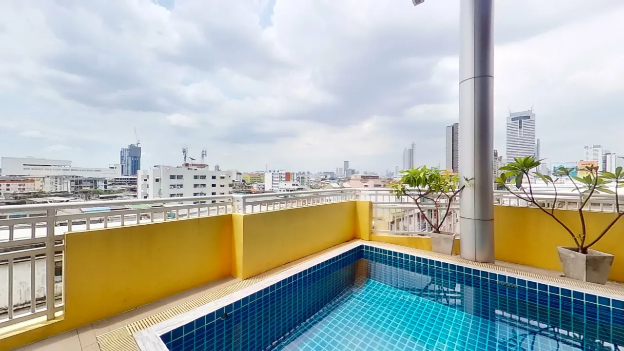 Citrine Sathorn-Taksin
